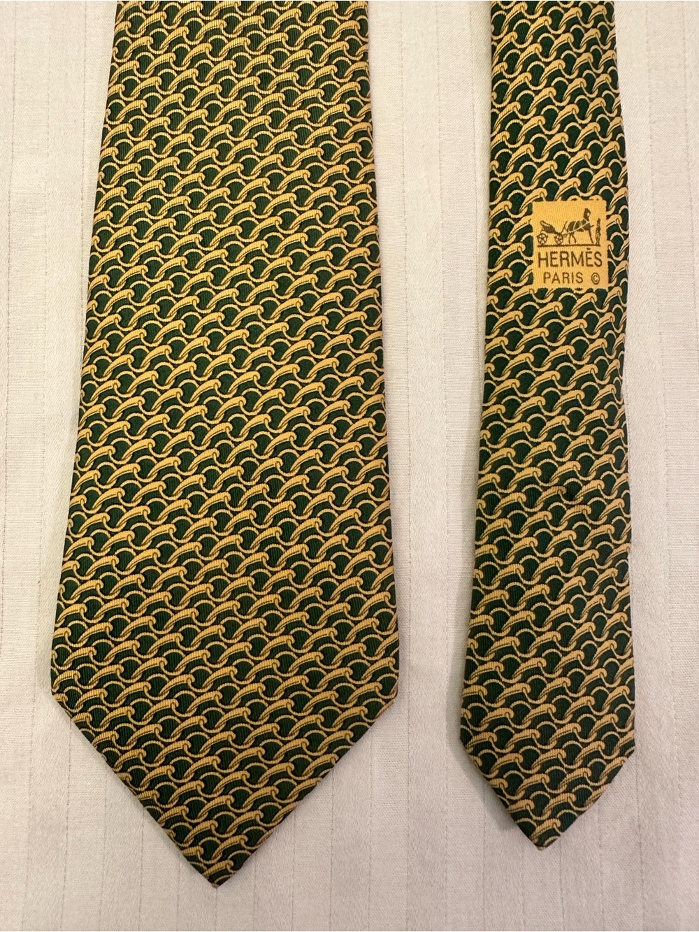 Hermès Paris Silk Tie Green Gold Chain Link Pattern Made in France